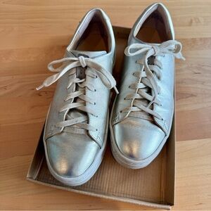Naked Feet Helixx 2 Silver Lace-Up Sneakers - size 8